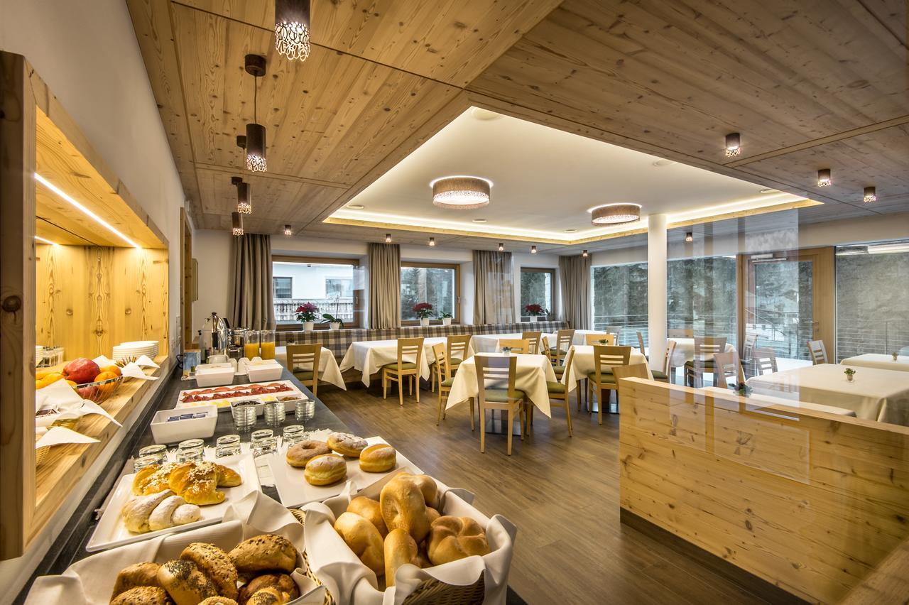 Garni Larix Hotel Colfosco Ngoại thất bức ảnh